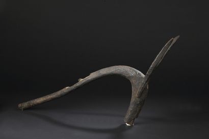 null Sceptre Bamana, Mali

H. 70 cm



Figurant une antilope. Sceptre tout en verticalité....