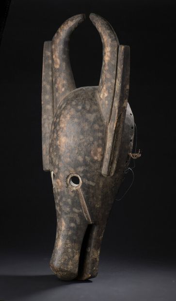 null Horned zoomorphic mask, Bamana, Mali

H. 61 cm W. 26 cm



The rhythm of the...