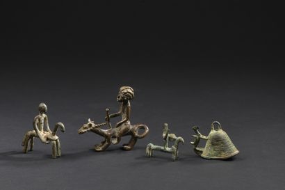 null Set of 4 small bronzes 

Pretty and delicate small set of Malian and Ivorian...