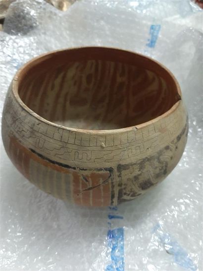 null Small globular cup with circular neck

Guanacaste culture, Nicoya region, Nicaragua/Costa...