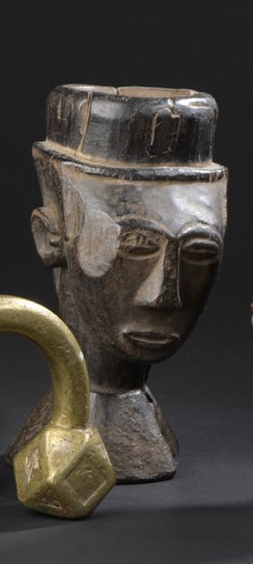 null Mortar bowl with Kuba head, Democratic Republic of Congo

H. 19,5 cm

If the...