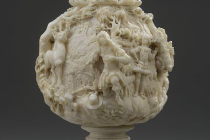 null Allemagne, dernier quart du XVIIème siècle 

Objet monté en ivoire sculpté représentant...