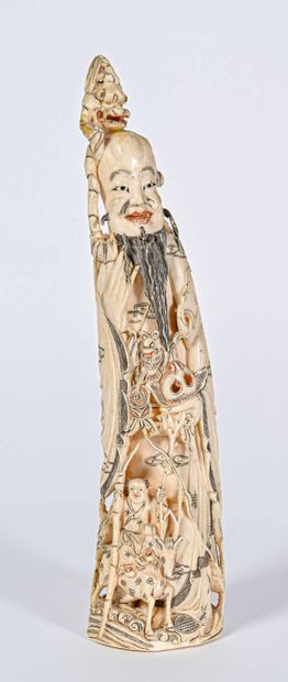 CHINE - 1880 Chinese Kanton Ivory Statuette 

Wise man with a dragon head stick,...