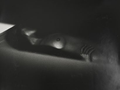 ANONYME Femme nue de profil, c. 1980

Tirage argentique d’époque.

40,2 x 30,2 c...