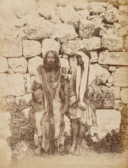FELIX BONFILS Derviches mendiants à Jérusalem, c. 1880

Tirage albuminé signé Bonfils,...