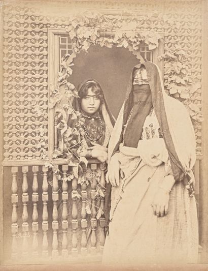 BONFILS Femmes du Caire, c. 1880

Tirage albuminé encollé sur carton d’époque.

28,5...
