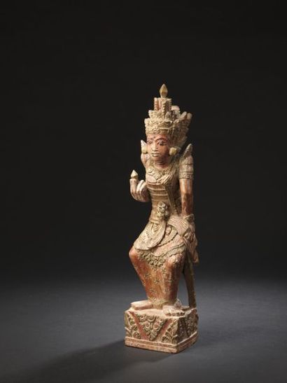 null Sculpture d'une divinité
Pigments polychromes sur bois sculpté
Indonésie, Bali,...