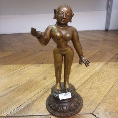 null Sculpture de Radha 
Bronze ou fonte de laiton 
Inde, Orissa, XV - XVIe siècle
H....