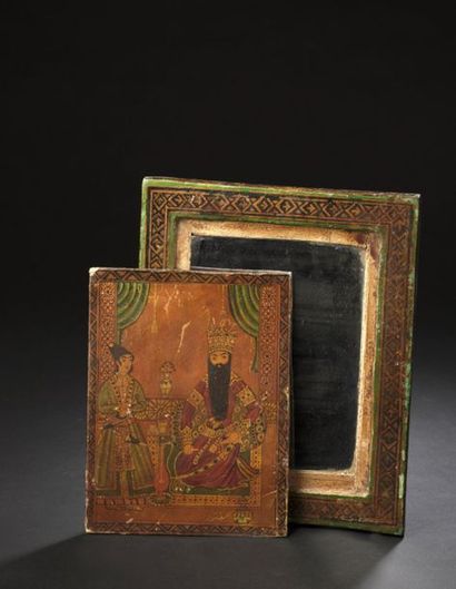 null Miroir persan
Papier mâché laqué
Iran, circa 1900
H. 25 cm AR

Provenance :...