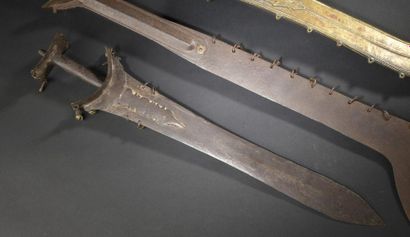 null Kadthala, épée cérémoniale du Theyyam 
Fer
Inde, Kerala, XIXe siècle 
L. 57...