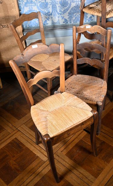 null Set of seven straw chairs