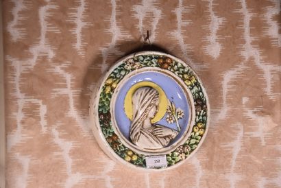 null In the taste of Della Robbia

Medallion in polychrome earthenware with relief...