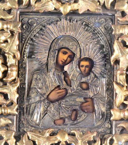 null Icon representing the Virgin of Vladimir. Rice in silver or silver plated metal....