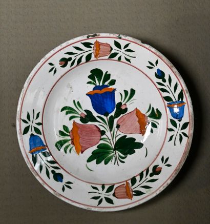 null Ceramic set consisting of: five decorative earthenware plates and two porcelain...