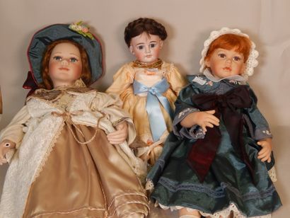 null Lot of three dolls:

- Fleishmann doll, marked 4 in the neck, bisque head, natural...