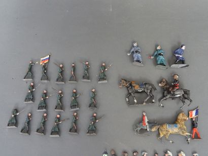 null Important lot of about 150 lead soldiers, all sizes, all marks

Good condit...