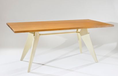 null Jean PROUVE (1901-1984)

Table modèle "EM", plateau rectangulaire en bois, piétement...