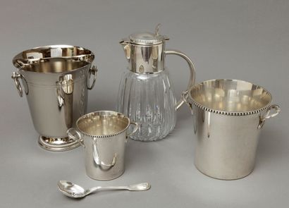 null Silver plated metal set including :

- Champagne bucket and ice bucket molded...