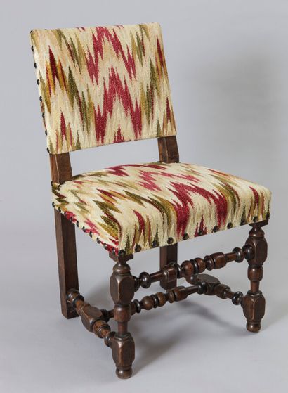 null Small walnut chair with low backrest. Turned baluster legs. 

17th century period

H:...