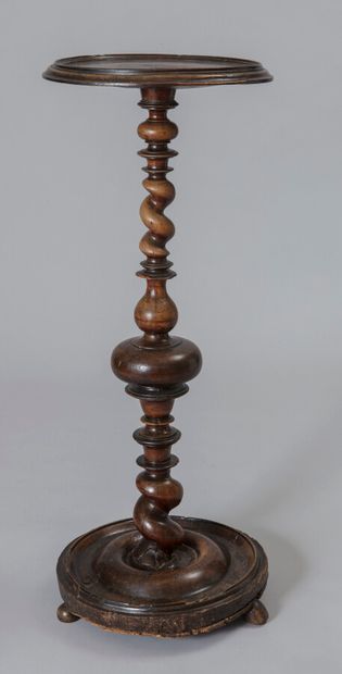 null Walnut wig stand, the turned baluster and twisted shaft

17th century period

H...