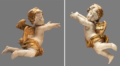 null Pair of lacquered and gilded wood cherubs

 18th century period

H: about 39...
