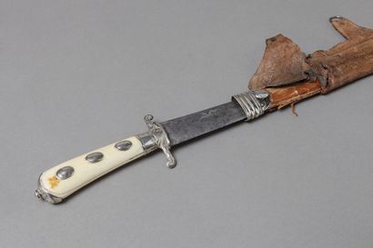 null FRANCE or GERMANY

Hunting dagger 

Ivory spindle with three oval rivets in...