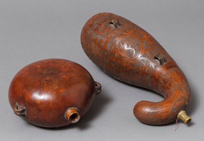 null Gourd engraved in a coloquint in the shape of a stick and another plain round...