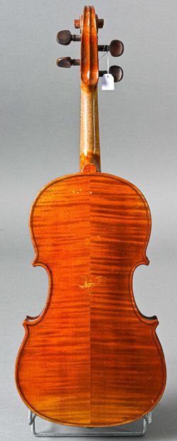 null JTL 3/4 violin made in copy of Stradivarius. Two piece back 330 mm

About 1920

Good...