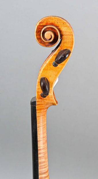  Anonymous violin made around 1900. Two-piece back 359 mm 
Repaired fractures of...