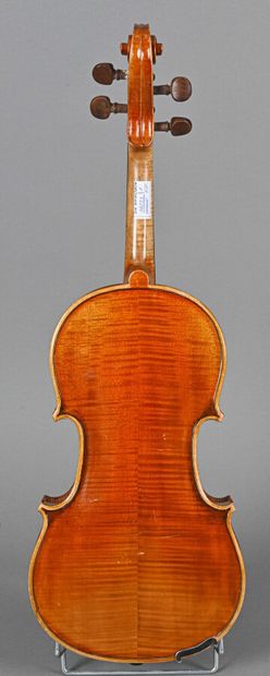 null Violon de Jérôme Thibouville Lamy en modèle Sanctus Séraphin. Fond deux pièces...