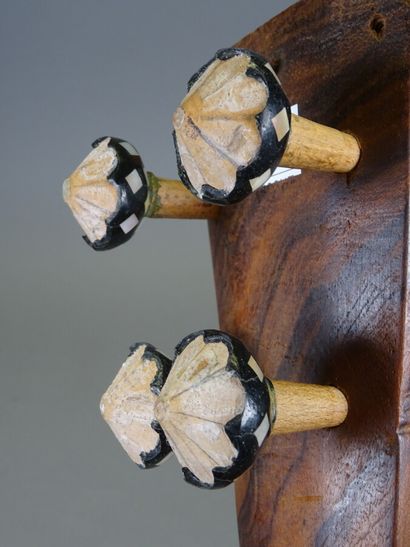 null Traditional Tahitian Yukulele, rosewood monoxyle instrument with resonator

Mid...