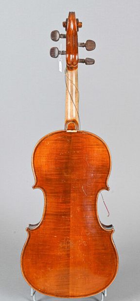 null French violin made in Mirecourt around 1930, Stradivarius copy. Two-piece back...