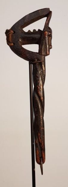 null Baule, Ivory Coast

Lawlé" gong hammer

Wood, fabric, iron

L : 29 cm

Shiny...