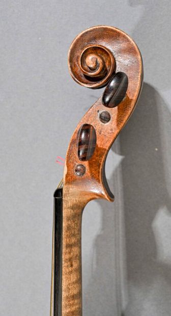 null German violin made around 1900, bearing an apocryphal label Lutherie artistique...