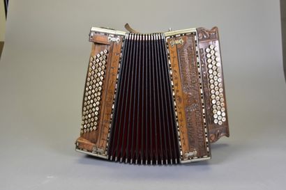 null Chromatic accordion CAVAGNOLO Domenico et Figli, year 1926 Villeurbanne Lyon...