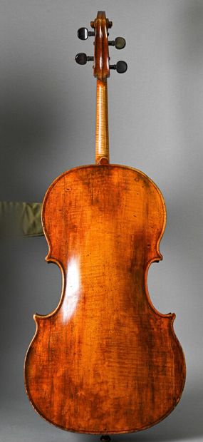 null Cello made by Nicolas Ainé with iron mark A la ville de Crémonne, date partially...