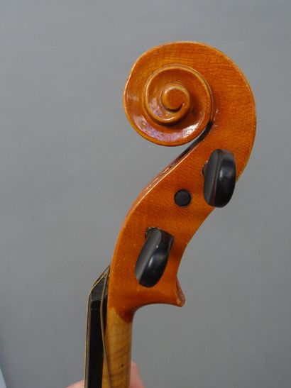 null Anonymous Hungarian made viola, circa 1970. Two-piece back 408 mm.