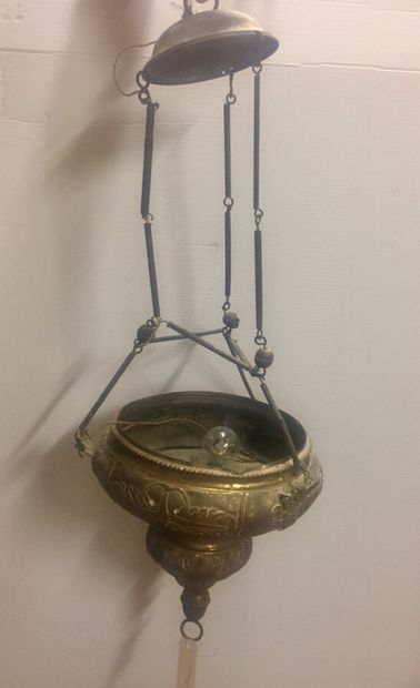 null Church chandelier in gilded sheet metal

Total height : 70 cm 

19th centur...