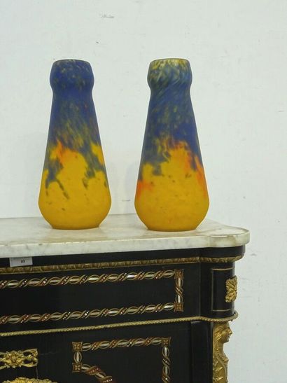 null MULLER FRERES in LUNEVILLE

Pair of conical vases with base and bulging neck,...