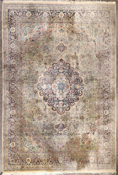 null CHINA - CASHMERE

Handmade silk carpet on cotton warp and weft in the Persian...