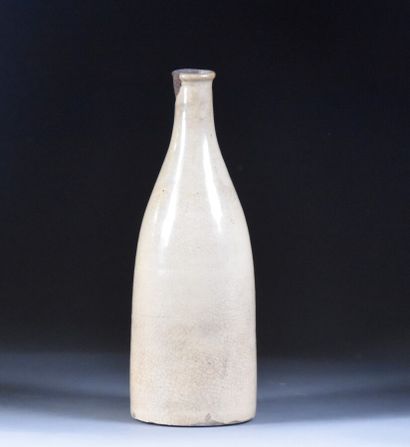 null JAPON, Kobé - XIXe siècle

Bouteille a saké en grès jaune

H. 26 cm

Restauration...