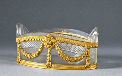 null Small cut glass jardinière, the gilded brass frame decorated with acanthus leaves...