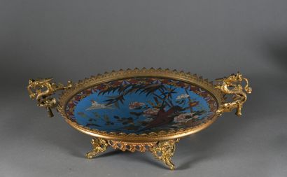 null JAPAN - MEIJI period (1868-1912) 

A cloisonné enamel bowl decorated with birds...