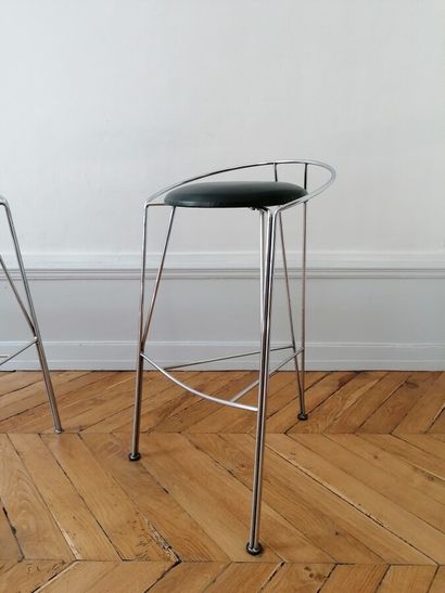 null Pascal MOURGUE (1943-2014)

Pair of bar stools model "Lune d'argent" in black...