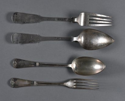 null Six silver cutlery with chased handle of foliage

Hallmarks of Minerve and Master...