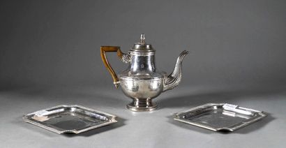 null Meeting of two small silver platters and a teapot, the handle in wood

H. 20...