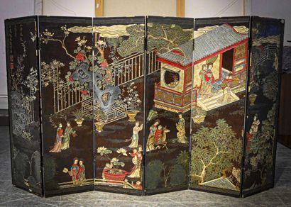 null CHINA - Early 20th century

Small six-leaf folding screen, decorated with Coromandel...