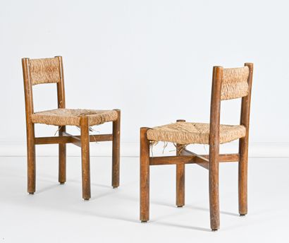 null Charlotte PERRIAND (1903-1999)

Paire de chaises modèle « Méribel », structure...