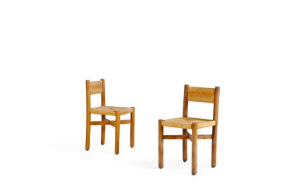 null Charlotte PERRIAND (1903-1999)

Paire de chaises modèle « Méribel », structure...