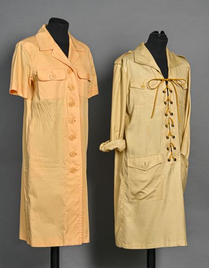 Yves SAINT LAURENT Variation Lot comprenant deux robes à manches courtes, l’une saharienne...